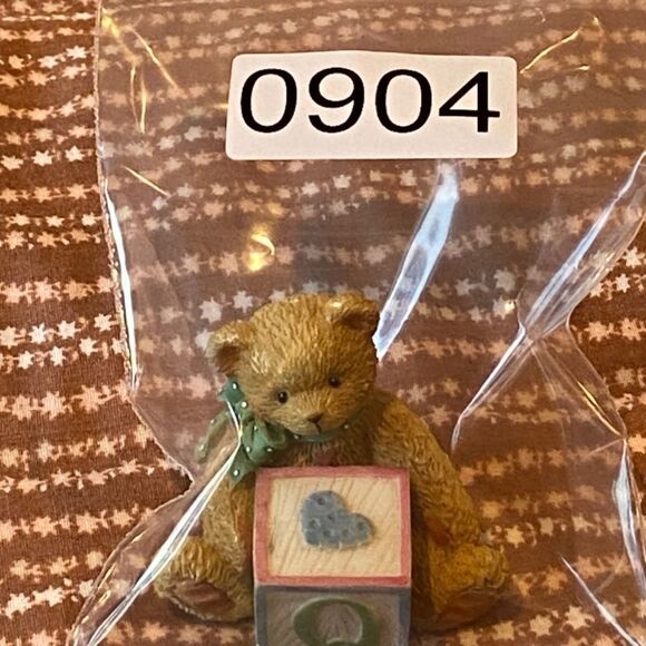 Vintage 1995 Priscilla Hillman Q Alphabet Bear Cherished Teddies - Picture 4 of 4